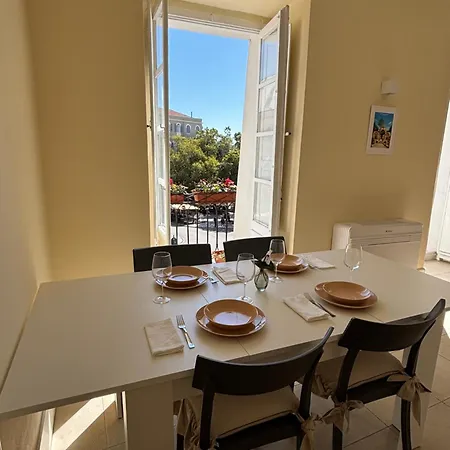 Downtown - Piazza Costituzione Apartment
