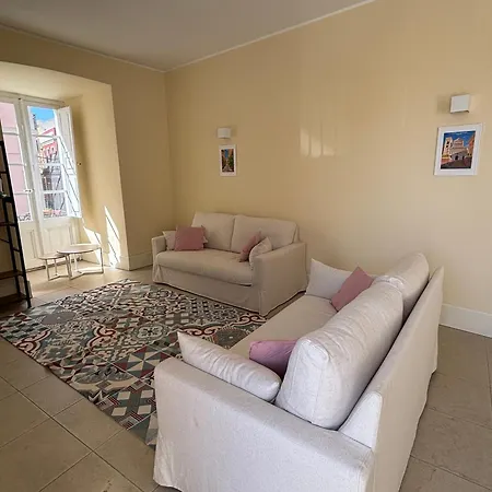 Downtown - Piazza Costituzione Apartment